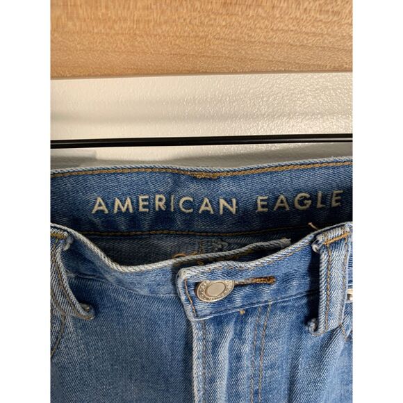 American Eagle Womens Mom Jean Light Wash Size 2 - Picture 5 of 7